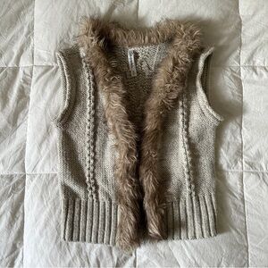 Y2K Aeropostale Cable Knit Faux Fur Vest